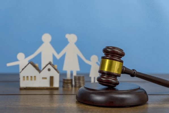 foro jurídico SCJN avala prohibir salir del país a deudores alimentarios