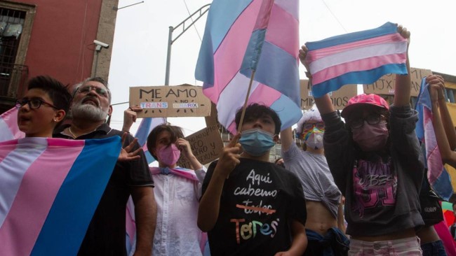 foro jurídico Corte invalida la exigencia de mayoría de edad para solicitar una nueva acta de nacimiento para el reconocimiento de la identidad de género autopercibida de las personas trans