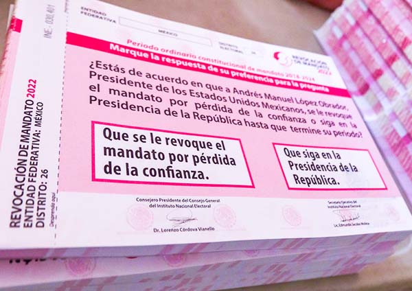foro jurídico Las papeletas que serán utilizadas para la consulta de Revocación de Mandato el próximo 10 de abril llegaron Toluca resguardadas por la Guardia Nacional.