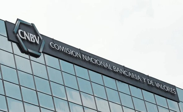 foro jurídico ordena devolver prestaciones a funcionarios de la CNBV