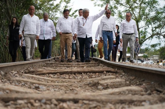 foro jurídico AMLO en obras de tren maya