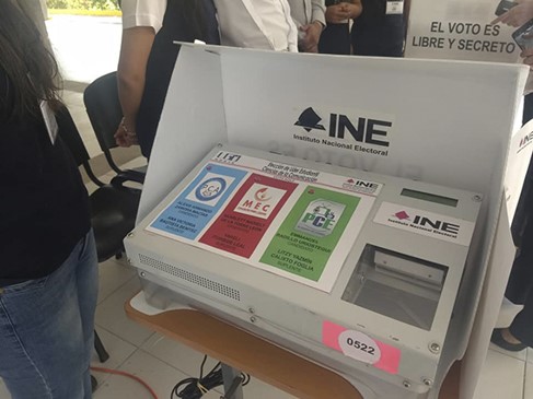 foro jurídico Consejera del INE defiende el voto electrónico