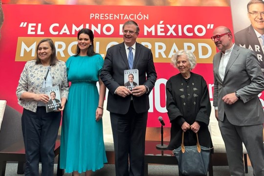 foro juridico Marcelo Ebrard presentó su libro “El Camino de México”