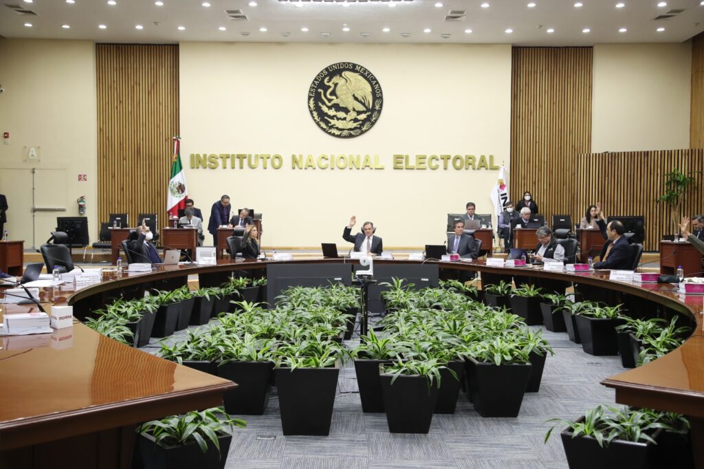 Se reúne Consejero Presidente