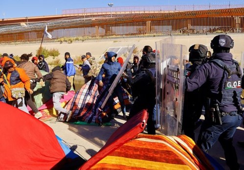 foro jurídico migrantes en frontera de México con EU
