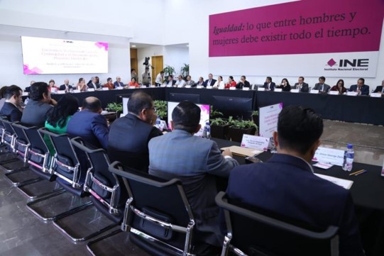 foro jurídico Reto del INE, la continuidad operativa en el nuevo ciclo de la democracia en México Taddei