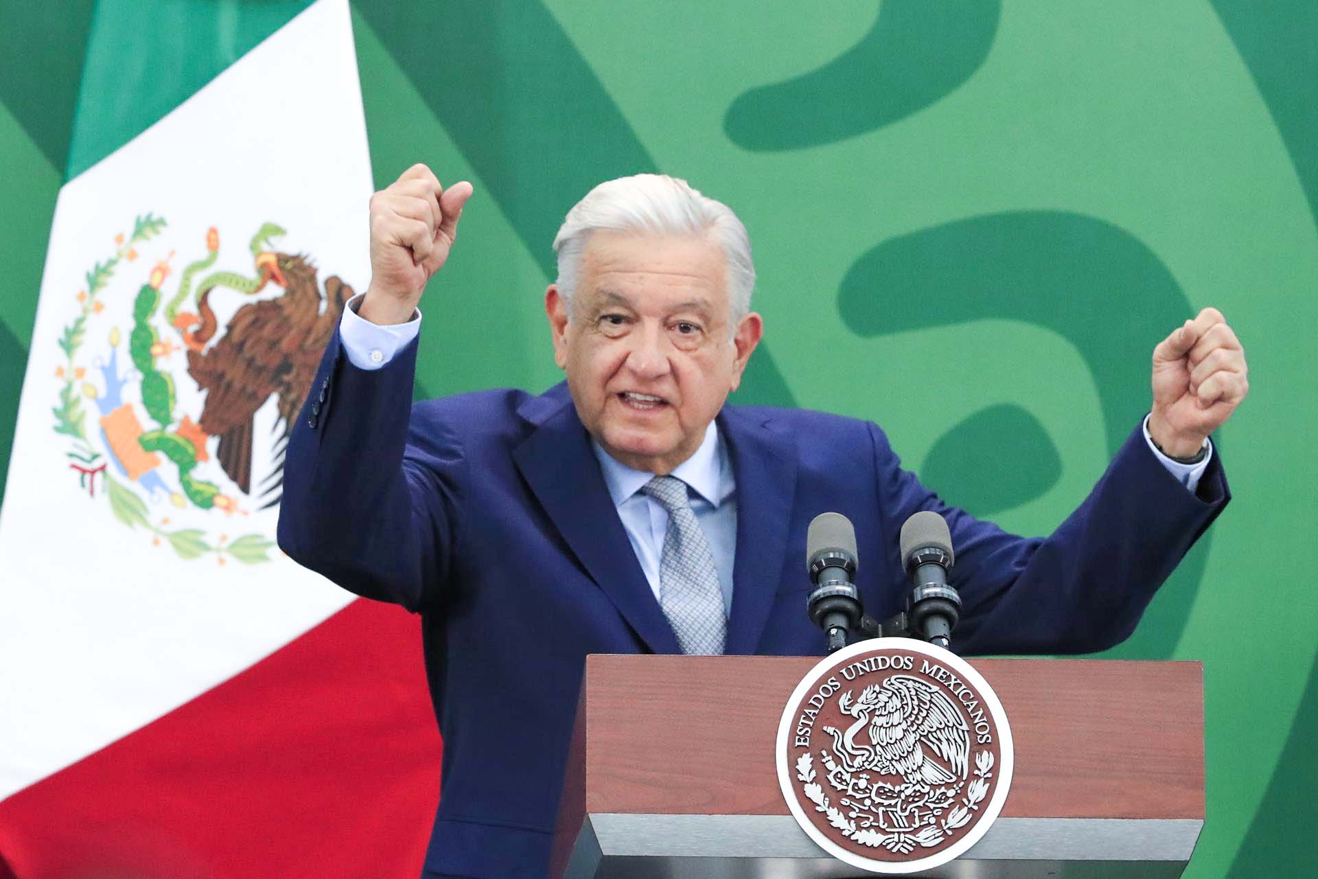 foro jurídico Supremo mexicano suspende efectos del "Plan B" electoral de López Obrador