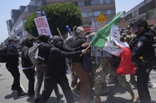 Trump envía Guardia Nacional a reprimir manifestaciones contra redadas en Los Ángeles