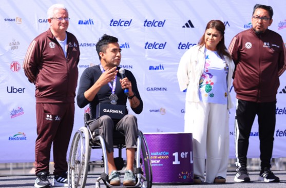 Baches y desigualdad denuncia paratleta en maratón de la CDMX