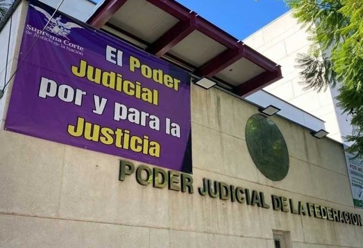 Jueces electos destituyen a personal del PJF