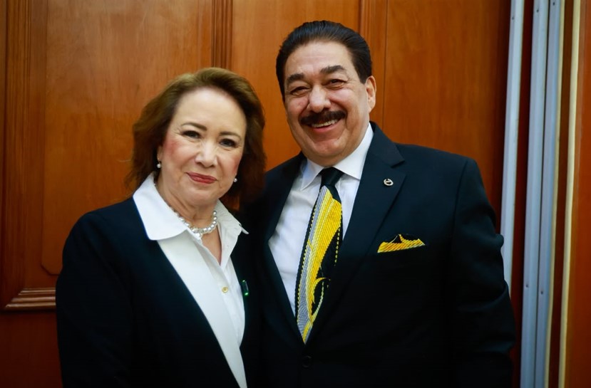 Yasmín Esquivel y Elías Huerta